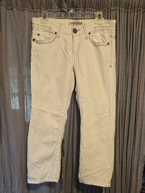 Hydraulic White Capri - Gramercy